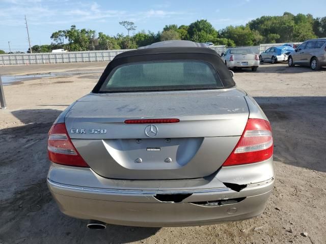 2005 Mercedes-Benz CLK 320