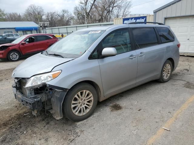 2015 Toyota Sienna XLE