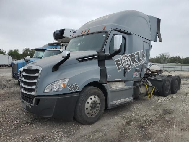 2020 Freightliner Cascadia 126