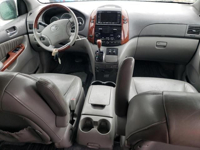 2004 Toyota Sienna XLE