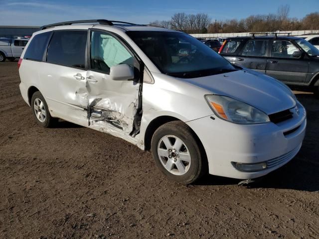 2004 Toyota Sienna XLE