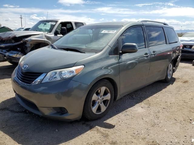 2014 Toyota Sienna LE