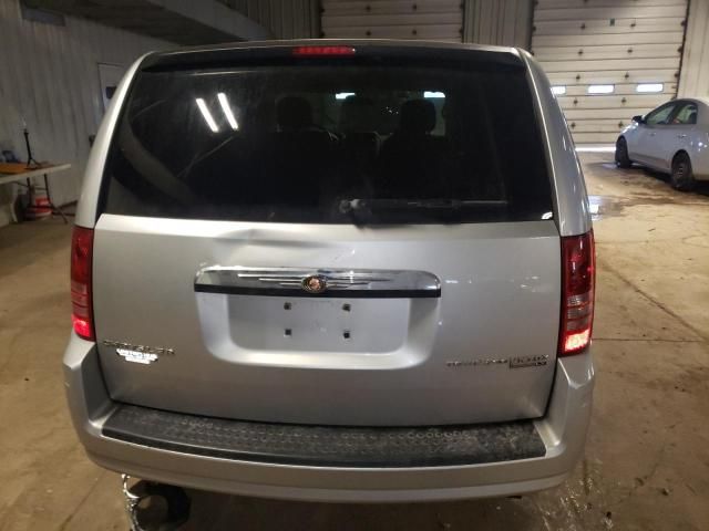 2010 Chrysler Town & Country LX