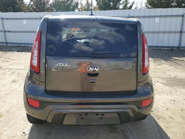 2013 KIA Soul +