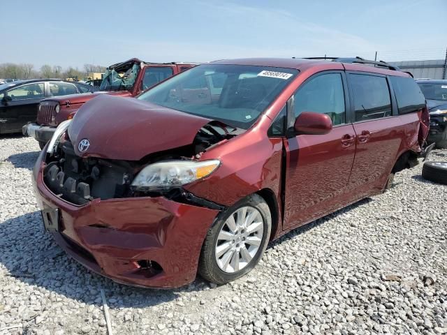 2013 Toyota Sienna LE