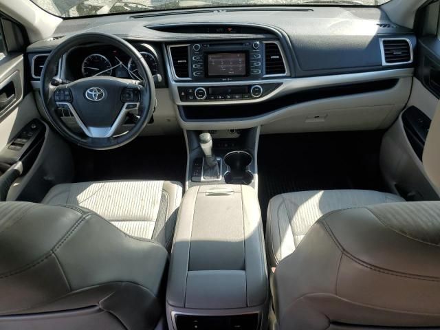 2015 Toyota Highlander LE