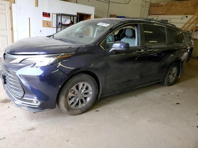 2022 Toyota Sienna XLE