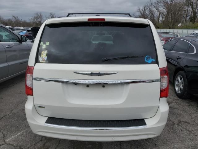 2013 Chrysler Town & Country Touring L