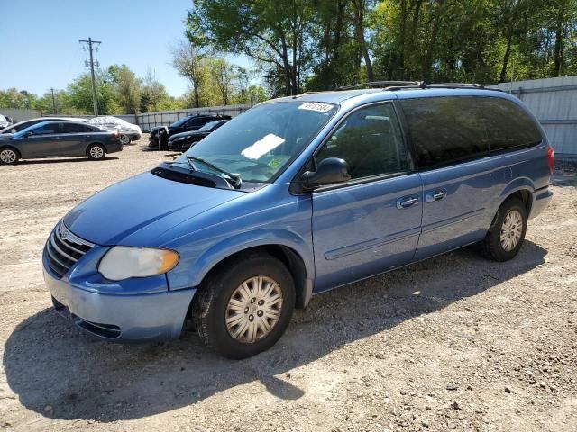 2007 Chrysler Town & Country LX