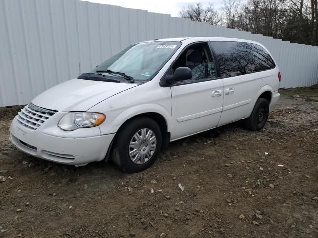 2006 Chrysler Town & Country LX