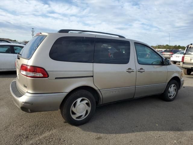 2003 Toyota Sienna LE