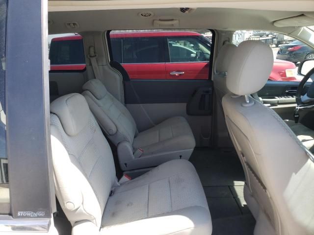 2009 Chrysler Town & Country LX