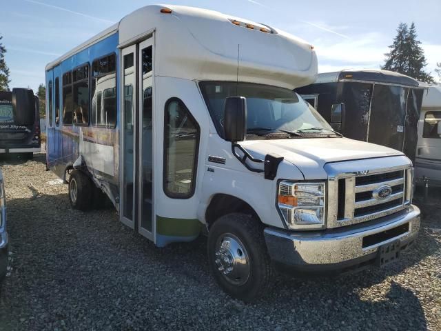 2016 Ford Econoline E350 Super Duty Cutaway Van