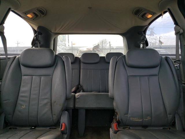 2005 Chrysler Town & Country Touring