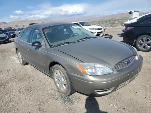 2005 Ford Taurus SE