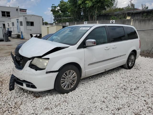 2014 Chrysler Town & Country Touring L