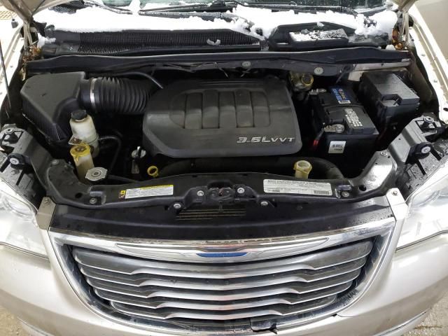 2012 Chrysler Town & Country Touring