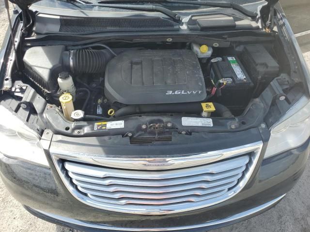 2013 Chrysler Town & Country Touring