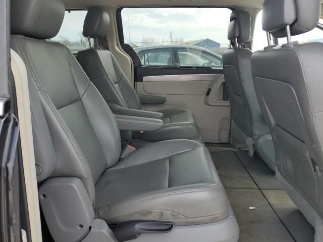 2012 Volkswagen Routan SE