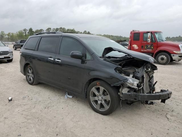 2017 Toyota Sienna SE