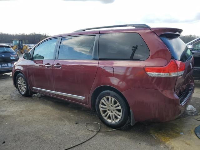 2014 Toyota Sienna XLE