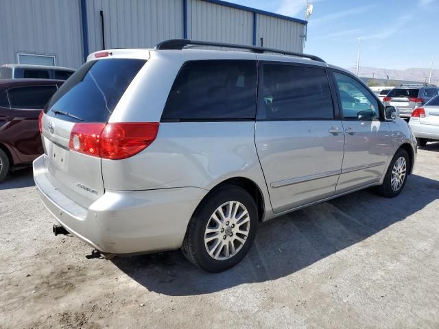 2010 Toyota Sienna XLE