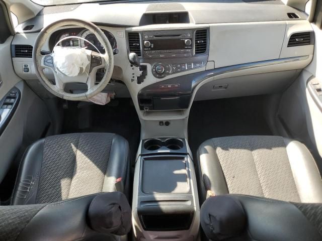 2011 Toyota Sienna Sport