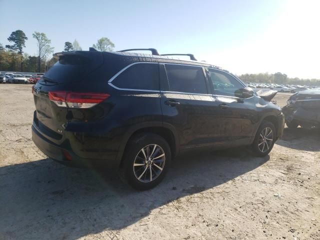 2019 Toyota Highlander SE