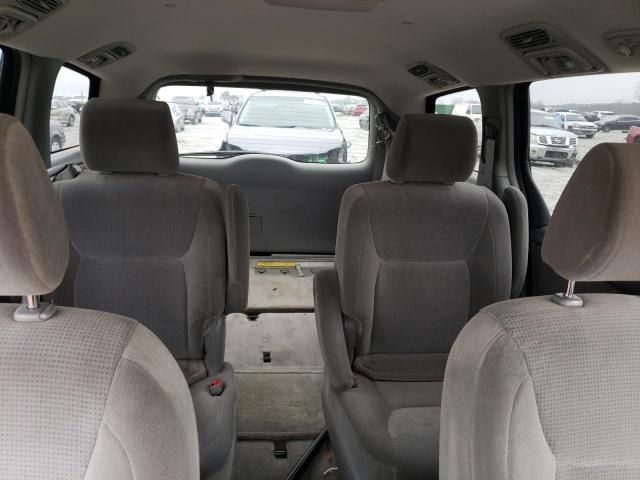 2005 Toyota Sienna CE