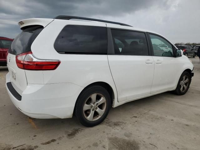 2017 Toyota Sienna LE