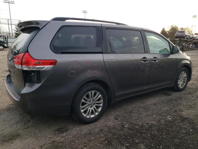 2014 Toyota Sienna XLE