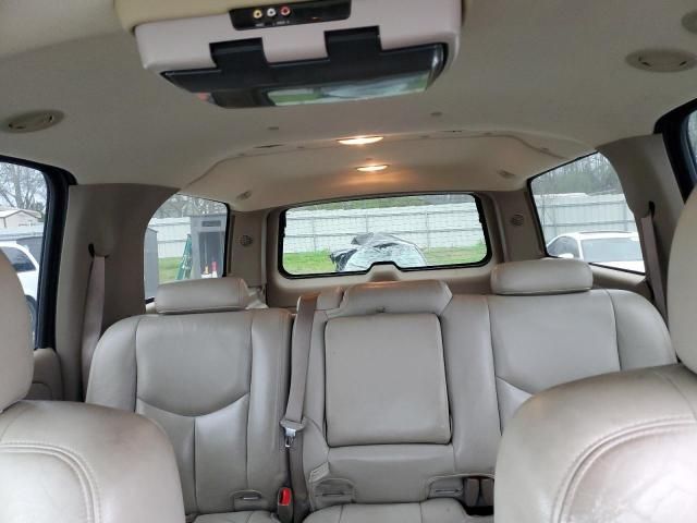 2004 Chevrolet Suburban C1500