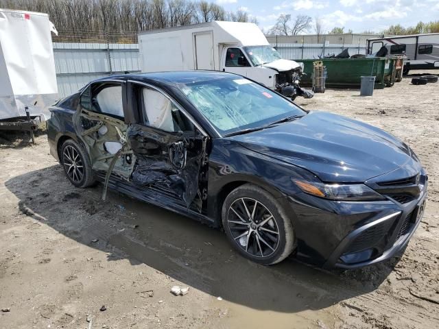 2022 Toyota Camry SE