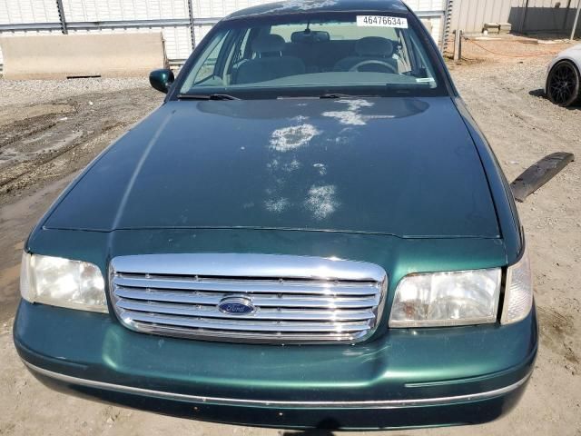 2000 Ford Crown Victoria LX