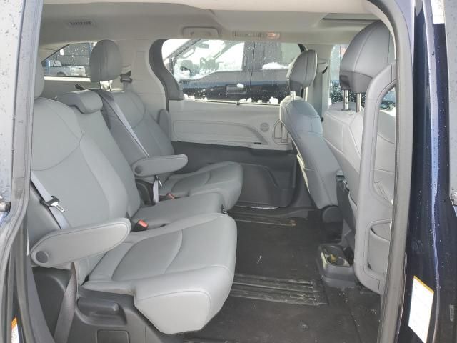 2023 Toyota Sienna XLE