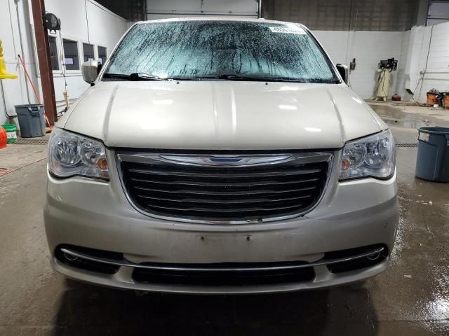 2012 Chrysler Town & Country Touring