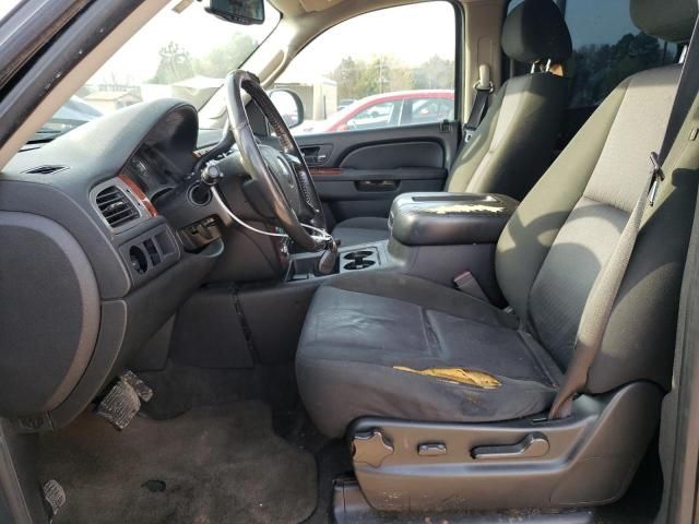 2010 Chevrolet Suburban C1500  LS