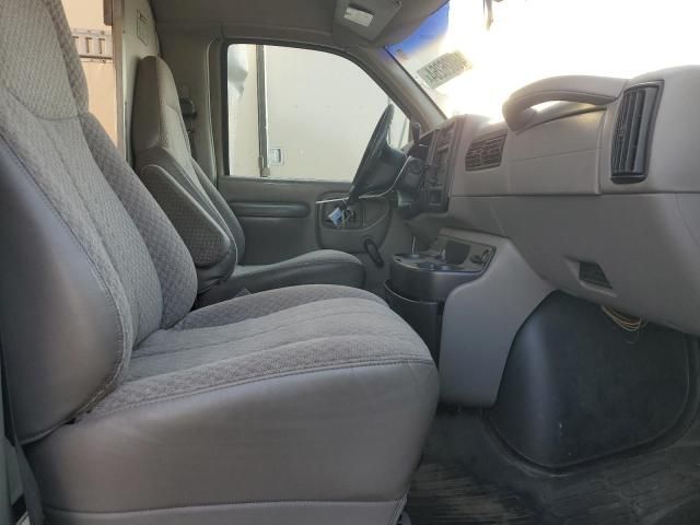 2001 Chevrolet Express Cutaway G3500