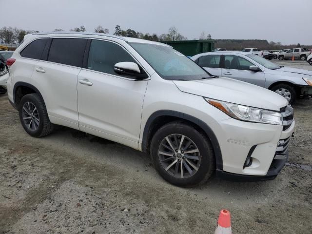 2017 Toyota Highlander SE