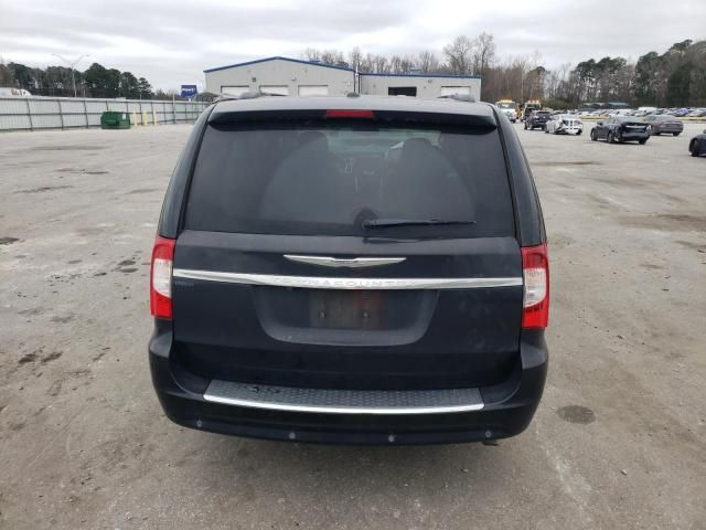 2013 Chrysler Town & Country Touring L