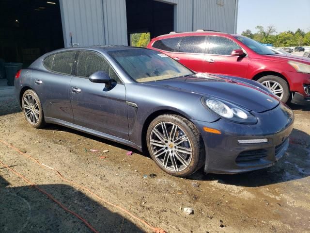 2015 Porsche Panamera 2