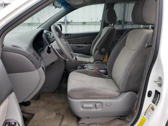 2009 Toyota Sienna CE