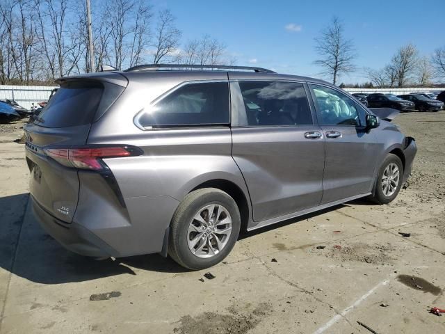 2022 Toyota Sienna XLE