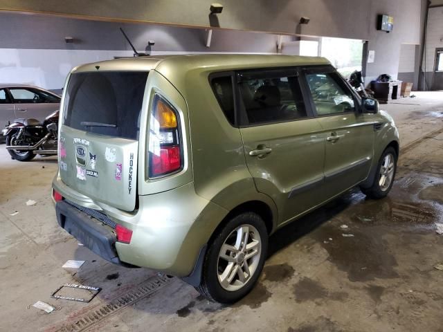 2011 KIA Soul +