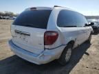 2005 Chrysler Town & Country LX