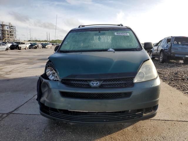 2004 Toyota Sienna CE