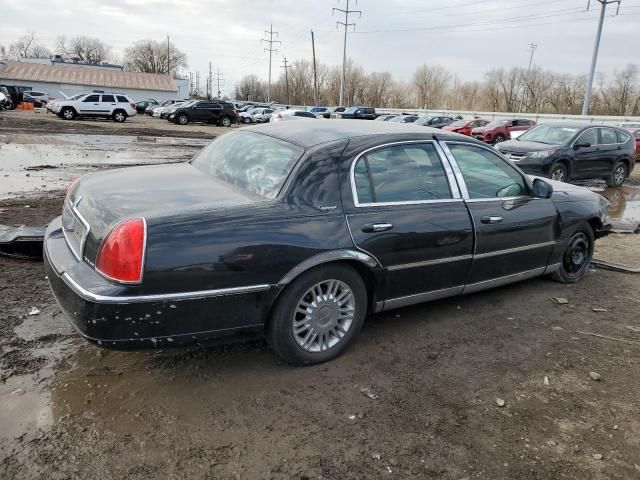 2010 Lincoln Town Car Signature Limited