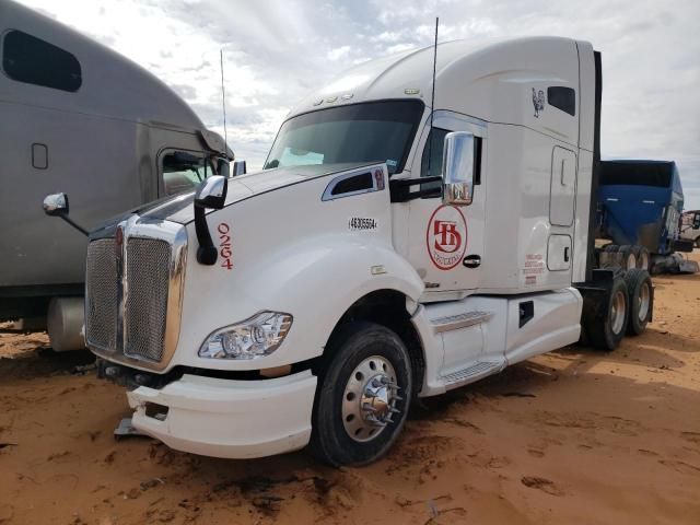 2016 Kenworth Construction T680