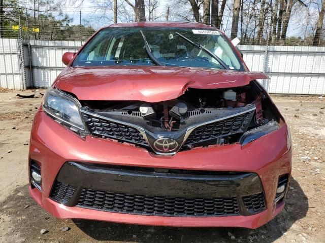 2020 Toyota Sienna SE