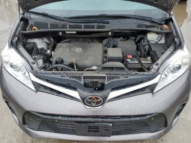 2019 Toyota Sienna LE